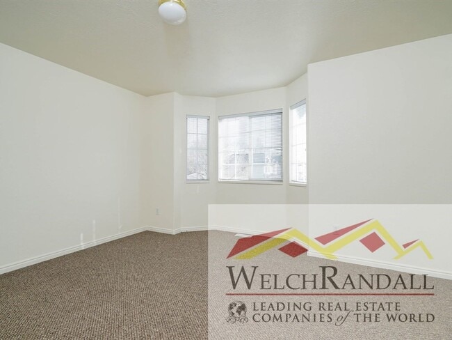 Building Photo - Beautiful 3 Bed 1.5 Bath Townhome in Ogden