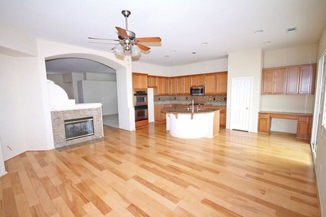 Building Photo - Exceptional Executive Single Story Home