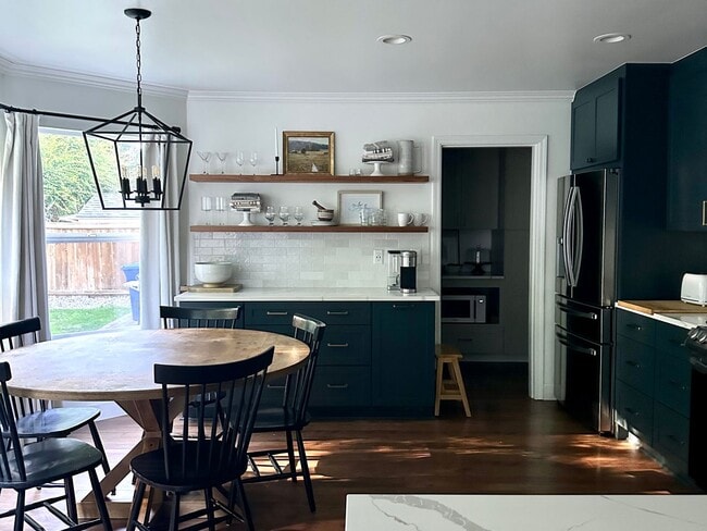 Building Photo - Beautiful upgrated 4 bedroom DuPont home w...