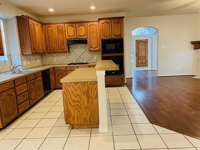 Building Photo - 5929 Desperado Dr