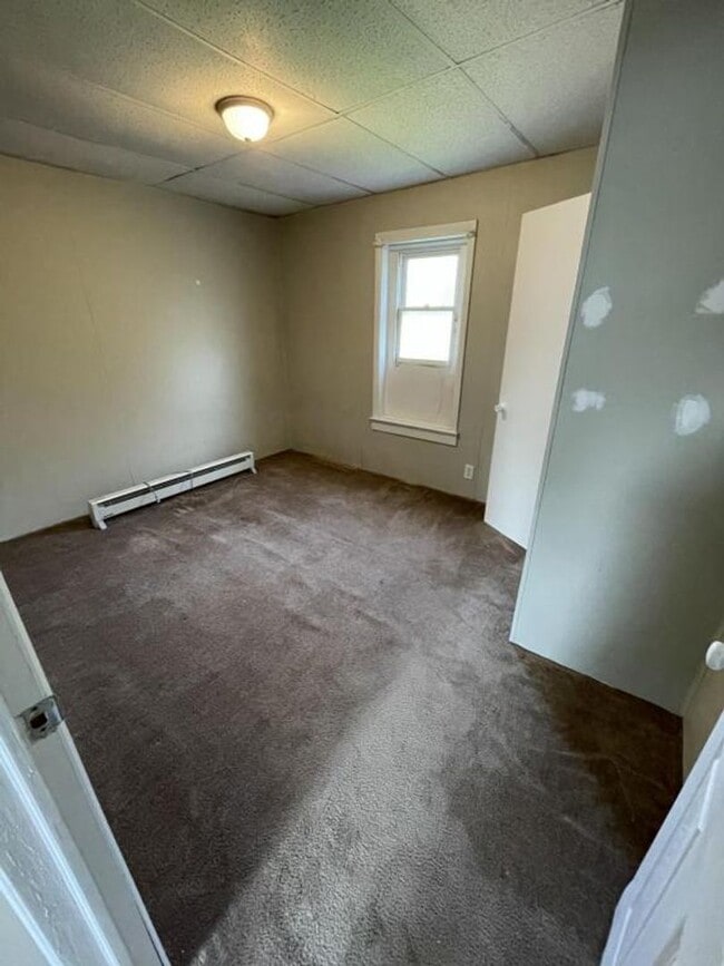 Building Photo - NOW AVAILABLE! 3 Bed, 2 Bath Victorian Home in Newport, PA!