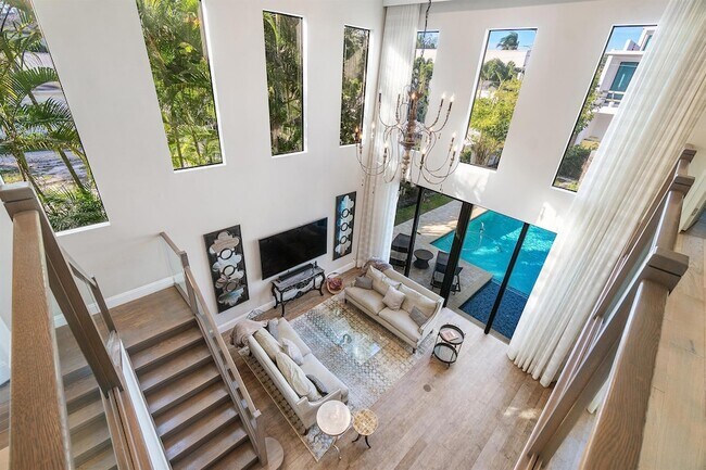 Building Photo - 351 E Boca Raton Rd