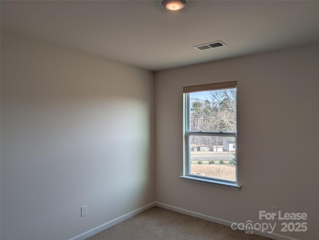 Building Photo - 10731 Claystone Dr