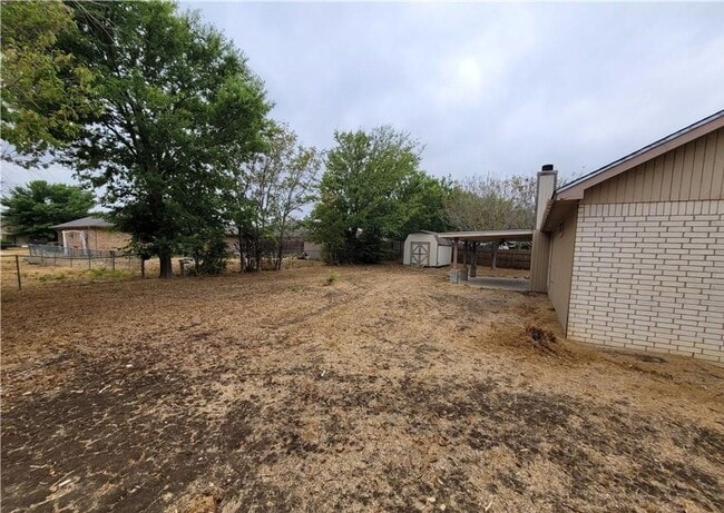 Building Photo - Upgraded 3 bedroom 2 bathroom home!  HOUSI...