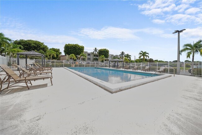 Building Photo - 10795 SW 108th Ave