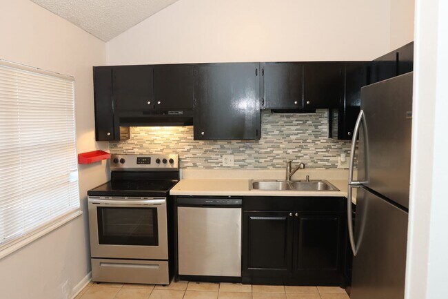 Primary Photo - 4979 Steel Dust Ln