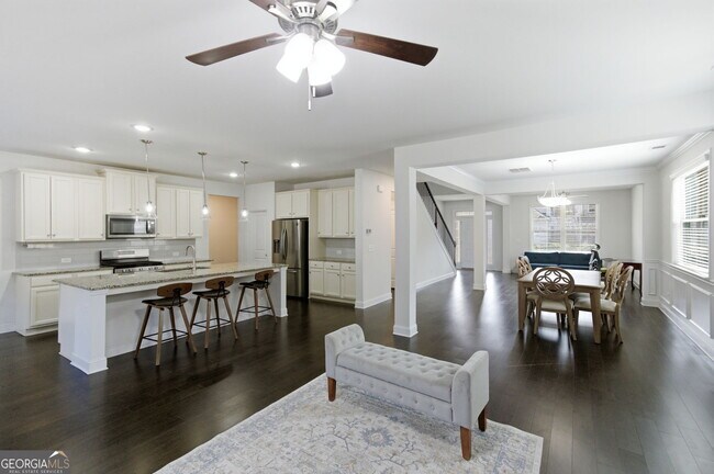 Building Photo - 1415 Dahlia Dr