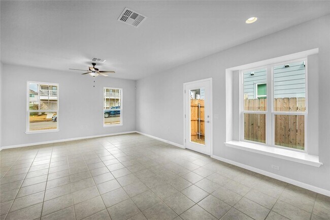 Building Photo - 9505 Morning Iris Dr