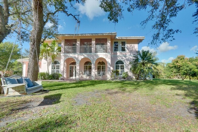 Building Photo - 16975 83rd Pl N