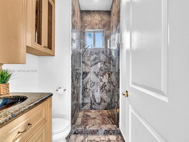 Building Photo - 922 Washington St