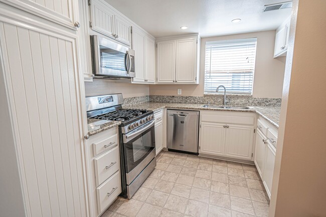 Building Photo - COMING SOON! 3 Bedroom Condo for rent in C...