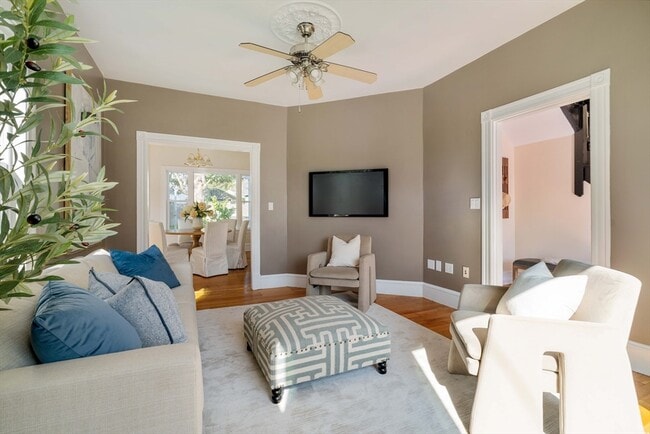 Building Photo - 87 College Ave