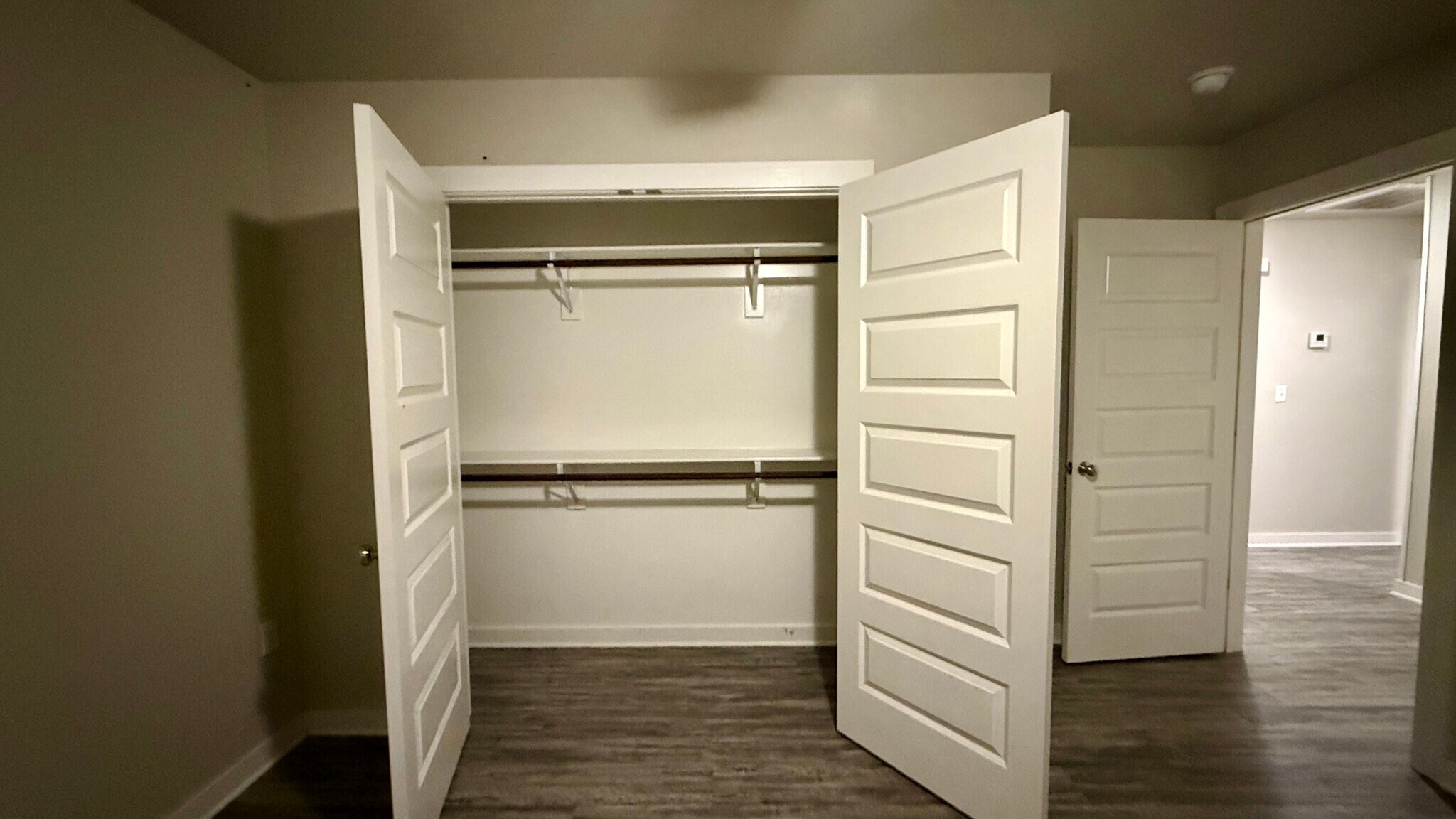 Building Photo - 103 E Mulberry St