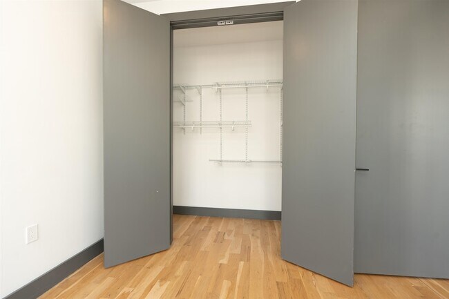 Building Photo - 424 Arlington Ave