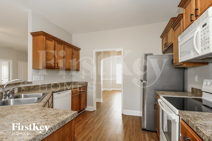 Building Photo - 3117 Knoll Ridge Dr