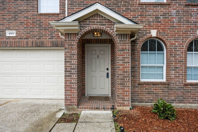 Building Photo - Updated 4-Bedroom Conroe Rental with Cul-De-Sac Privacy in Hunters Glen