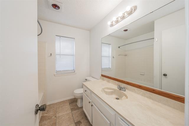 Building Photo - 808 Blessing Creek Dr