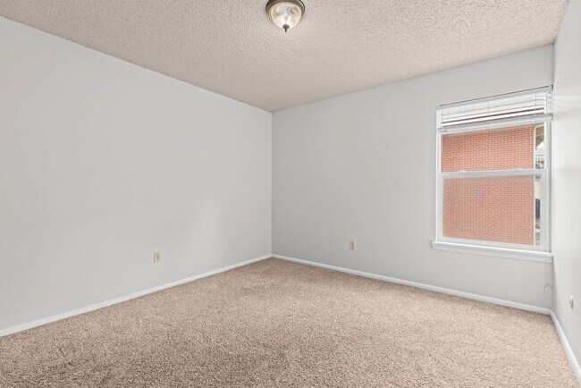 Building Photo - 12168 N Melody Dr