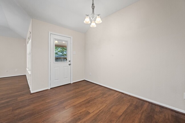 Building Photo - 3027 Lockeridge Village Dr