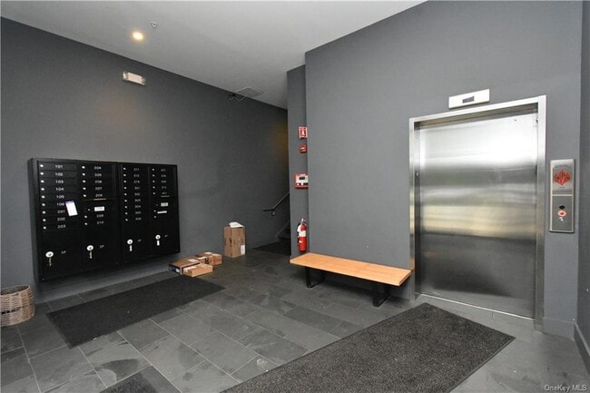 Building Photo - 35 van Nydeck Avenue Unit 306