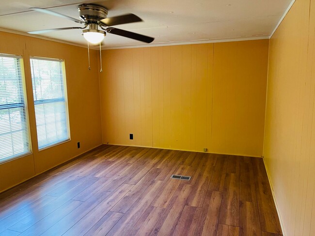 Building Photo - AVAILABLE AUGUST 2026! (Pet Friendly)