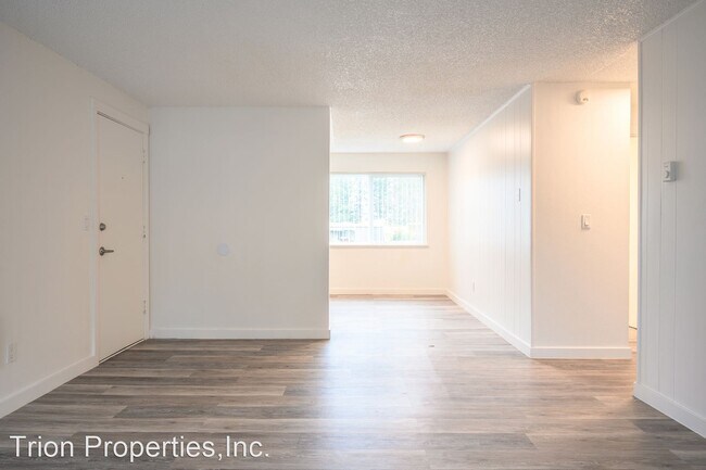 Primary Photo - 7580-7582 SW Hunziker St