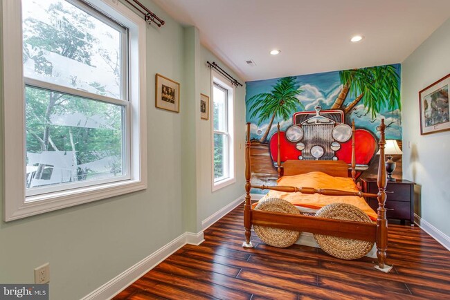Building Photo - 43840 Bardmore Way