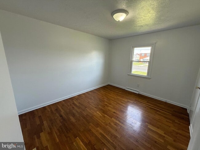 Building Photo - 103 Taft Ave