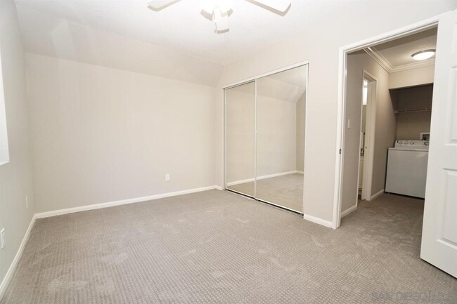 Building Photo - 7405 Charmant Dr