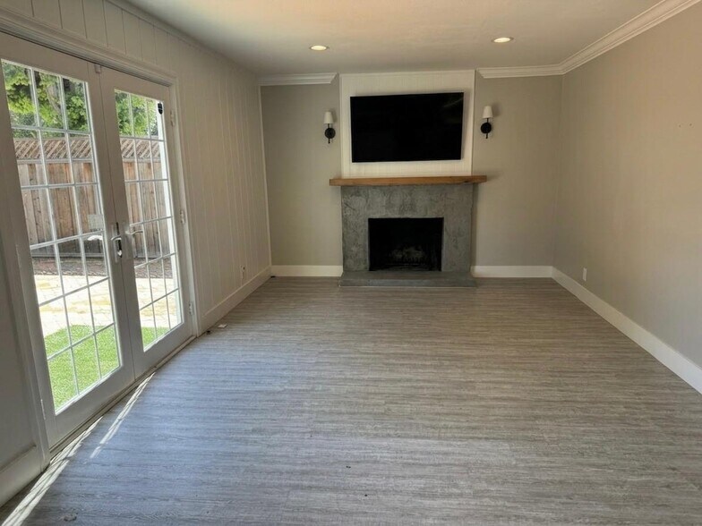 Building Photo - 5868 Lean Way