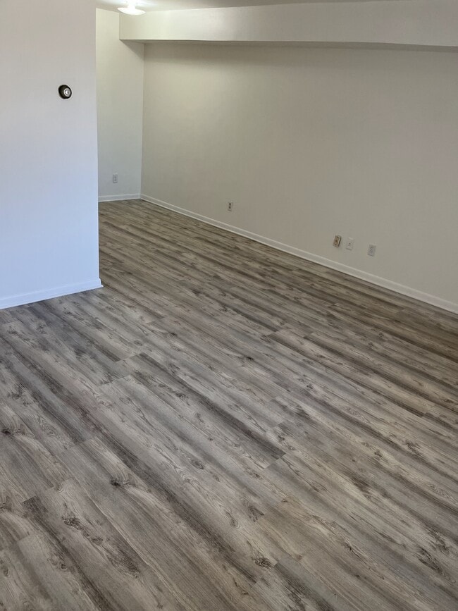 Building Photo - 31914 Harper Ave