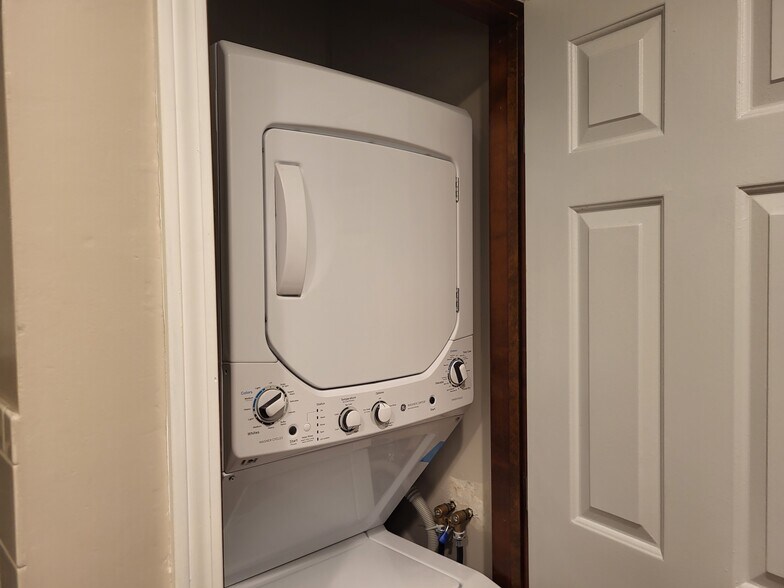 Laundry - 335 Glendale Ave