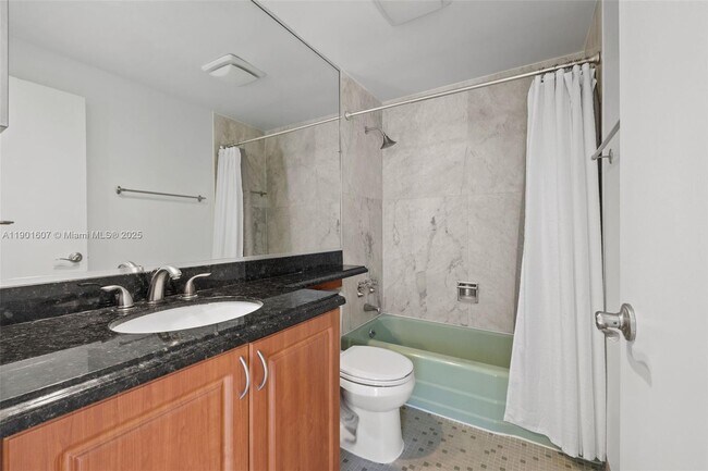 Building Photo - 1408 Brickell Bay Dr