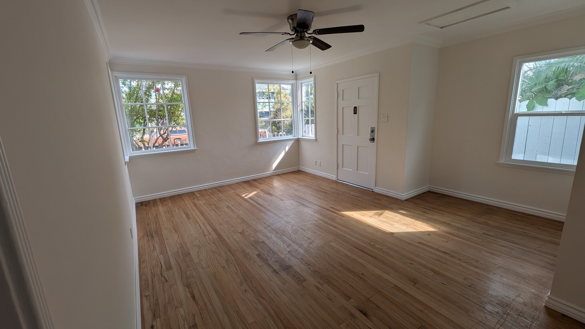 Building Photo - 312 W Olive St