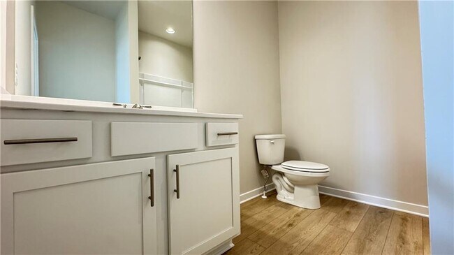 Building Photo - 5401 Bancroft Ln