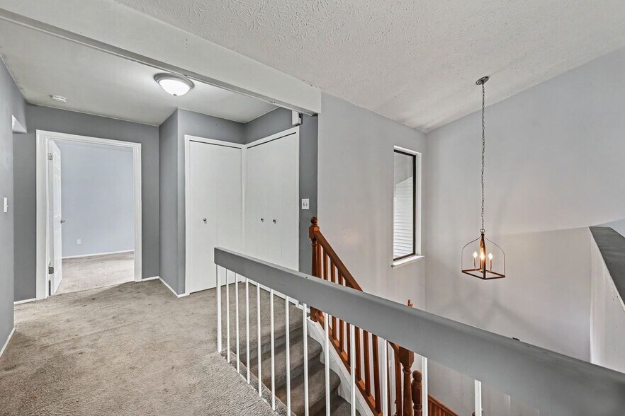 Building Photo - 24225 Evergreen Rd