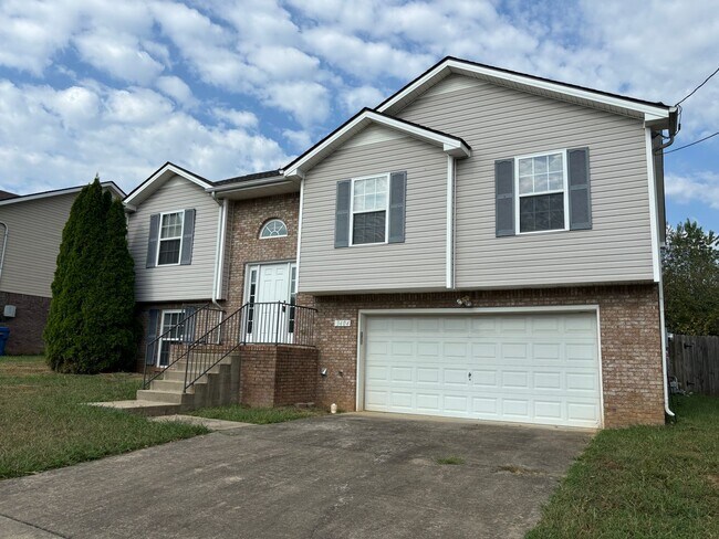 Primary Photo - Beautiful Split-level