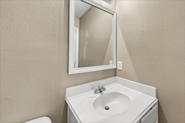 Building Photo - 503 Pine Cluster Ct