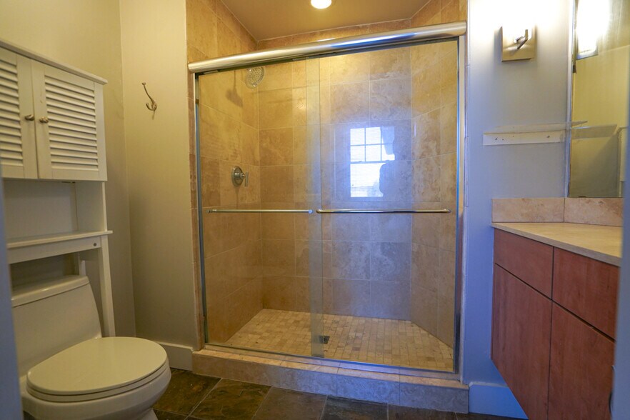 Building Photo - 601 Westgate Ave