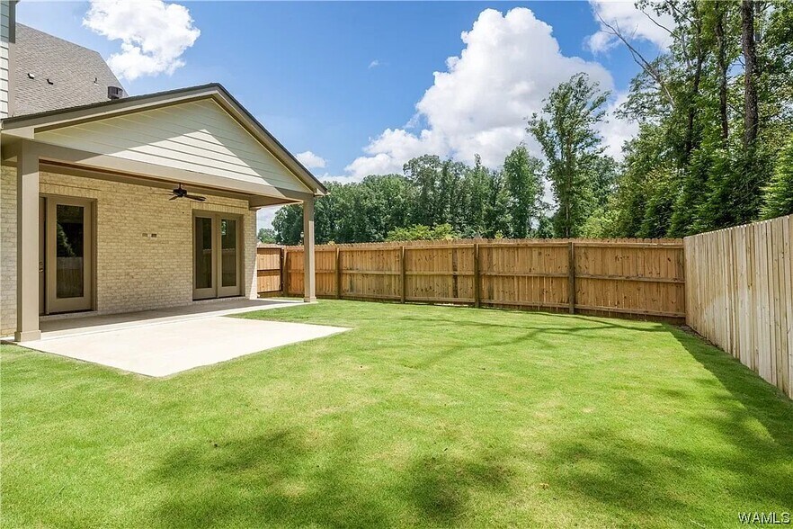 Building Photo - 303 Trails End Ln