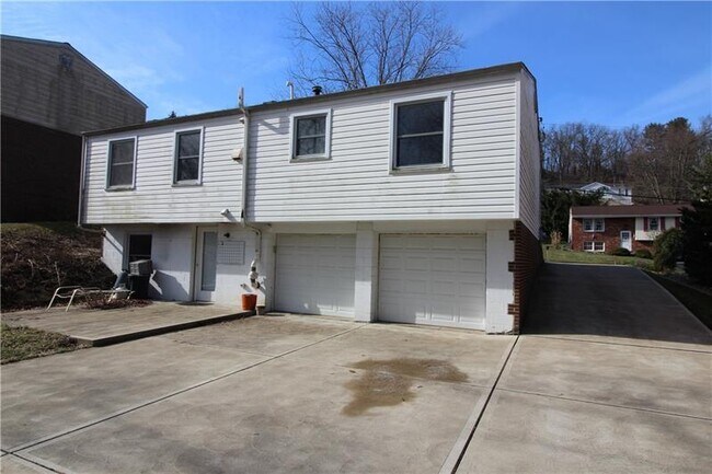 Building Photo - 517 Malabar Dr