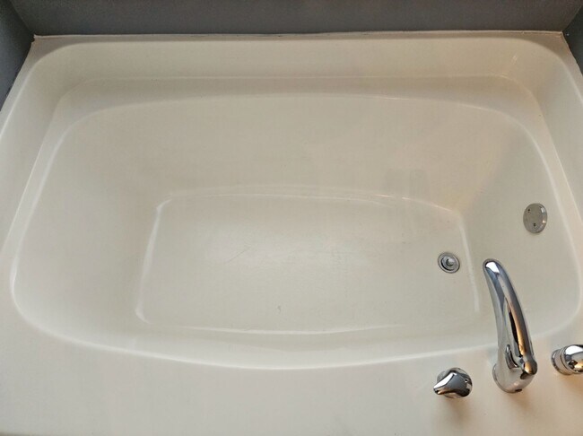 Building Photo - Well Kept Union City Home, 3BR, 2BA