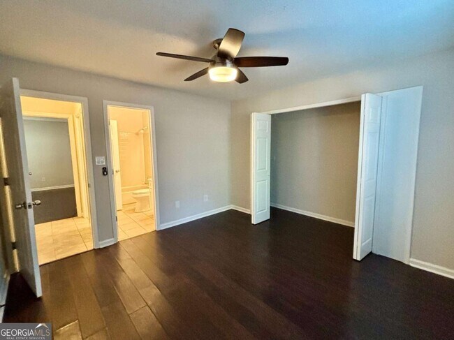 Building Photo - 320 Hawkstone Way