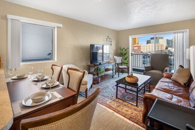 Building Photo - Downtown Furnished 1 Bed / 1 Bath Apartmen...