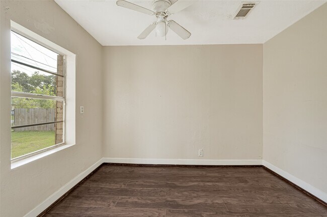 Building Photo - 7526 Bywood St