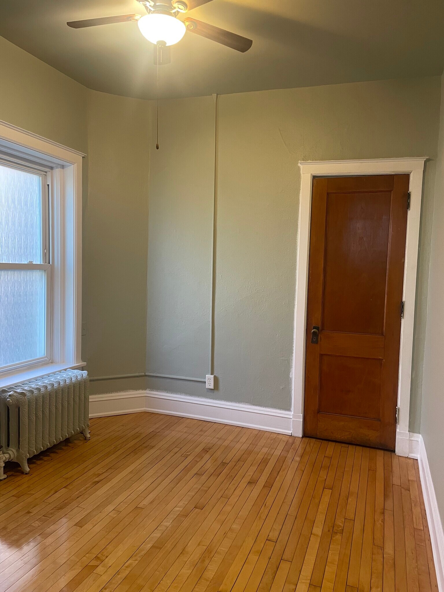 Bedroom - 317 N 4th Ave W