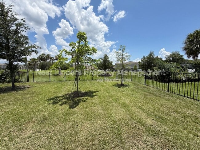Building Photo - 8118 Meadow Walk Ln