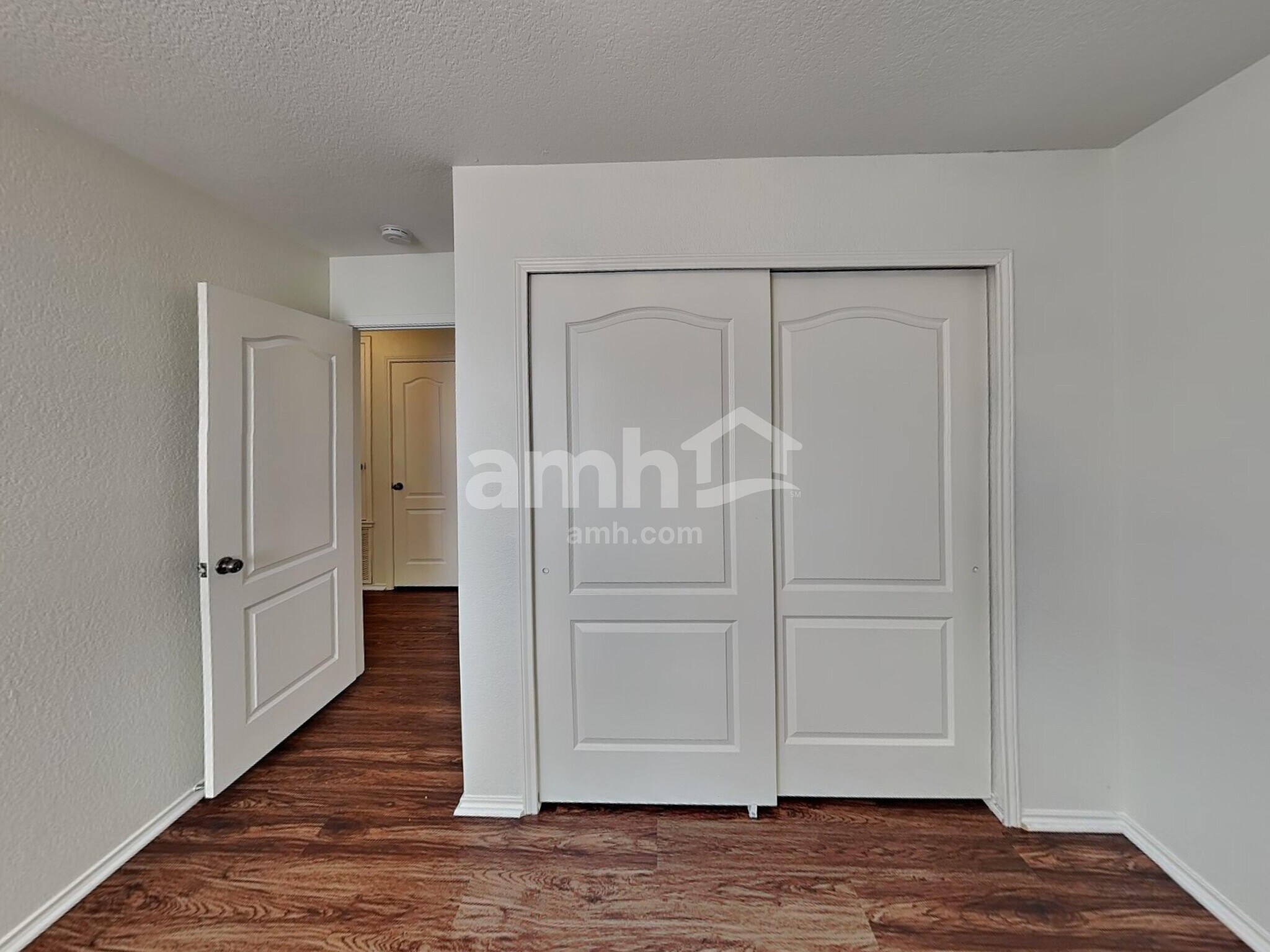 Building Photo - 10019 Bermuda Palm