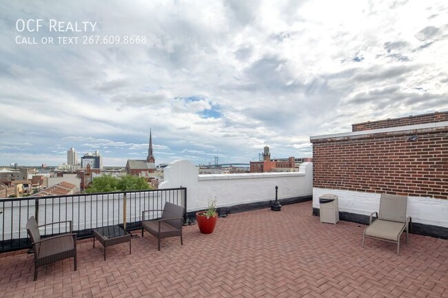 Building Photo - Liberties Lofts Three Bedroom / Two Bathroom