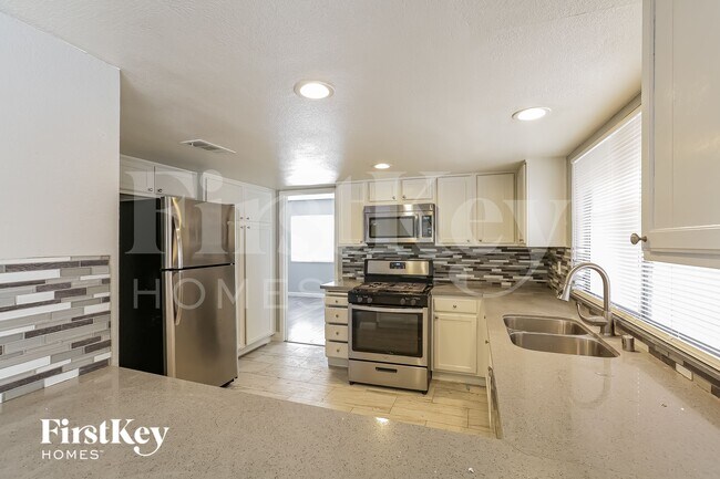 Building Photo - 3763 E Hacienda Ave
